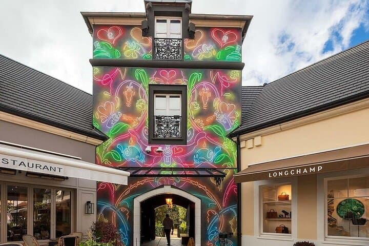 La Vallée Village Shopping Express Shuttle from Paris — Designer Outlets with Easy Round-Trip Transfer photo 5