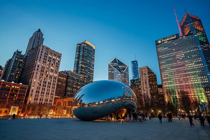 Self-Guided Chicago Loop Walking Tour: Architecture, Art & River Sights photo 5
