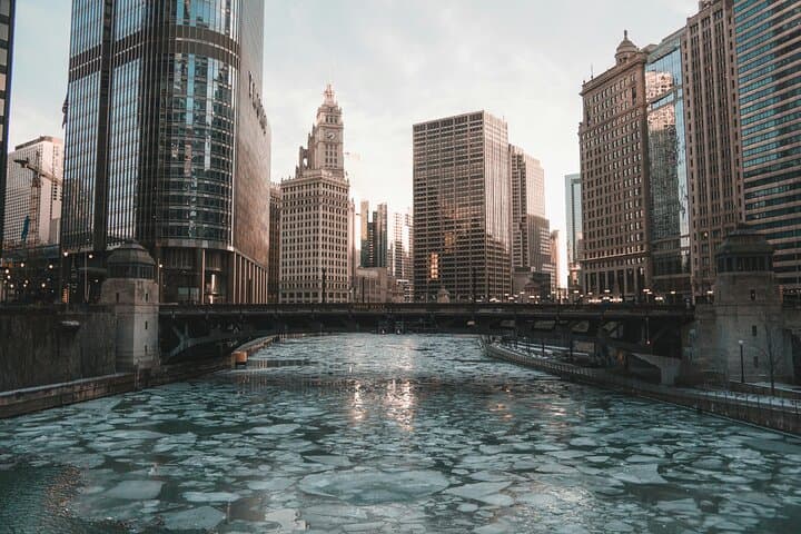 Self-Guided Chicago Loop Walking Tour: Architecture, Art & River Sights photo 6