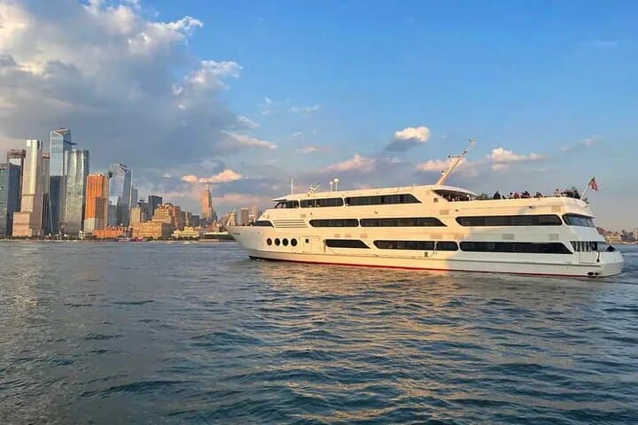 Horizon's Edge NYC New Year's Eve Family Cruise: Fireworks, Dinner & DJ