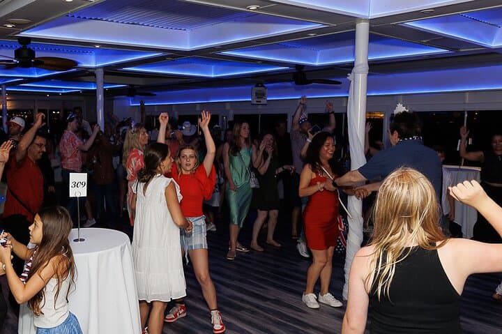 Horizon's Edge NYC New Year's Eve Family Cruise: Fireworks, Dinner & DJ photo 2
