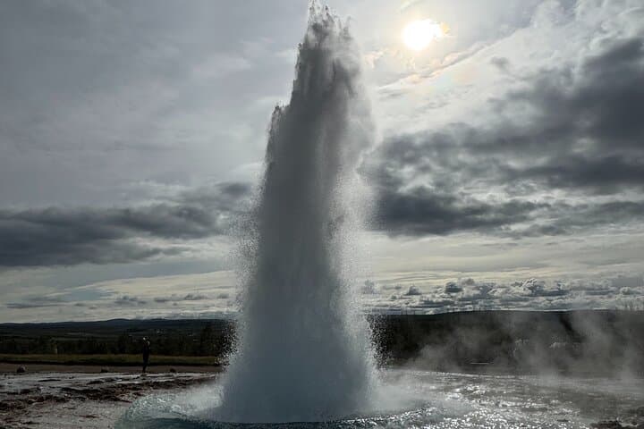 Golden Circle Private Tour: Thingvellir, Geysir & Gullfoss Early-Start photo 2