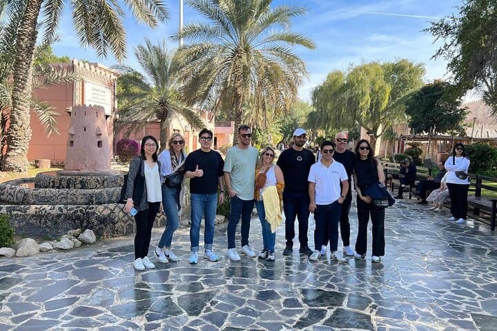 Abu Dhabi Full-Day City Tour: Grand Mosque, Corniche & Saadiyat Highlights