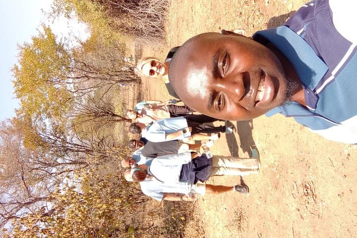 Victoria Falls Guided Tour from Livingstone — Expert Walk to Mosi-oa-Tunya photo 3