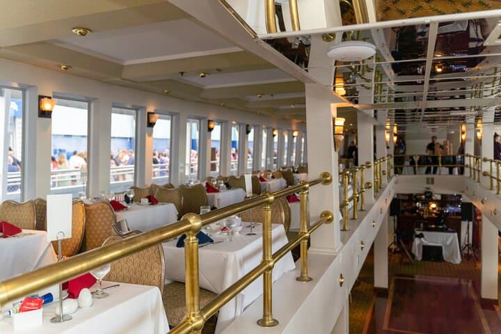 NYC New Year's Eve Party Cruise on Cornucopia Princess — Fireworks, Dinner & Open Bar photo 4