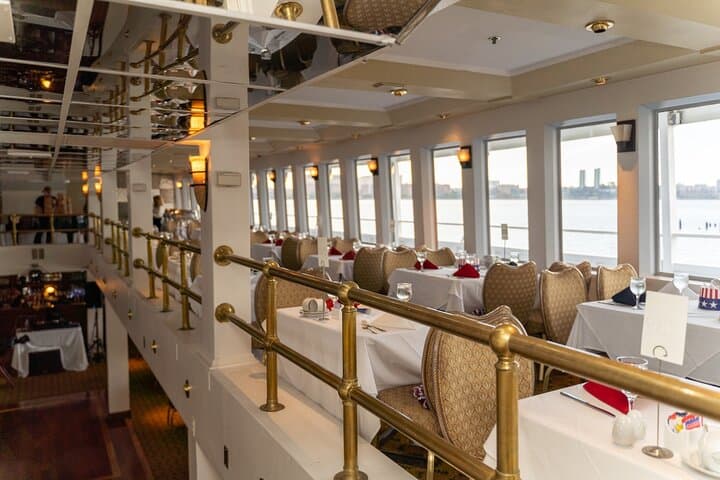 NYC New Year's Eve Party Cruise on Cornucopia Princess — Fireworks, Dinner & Open Bar photo 5