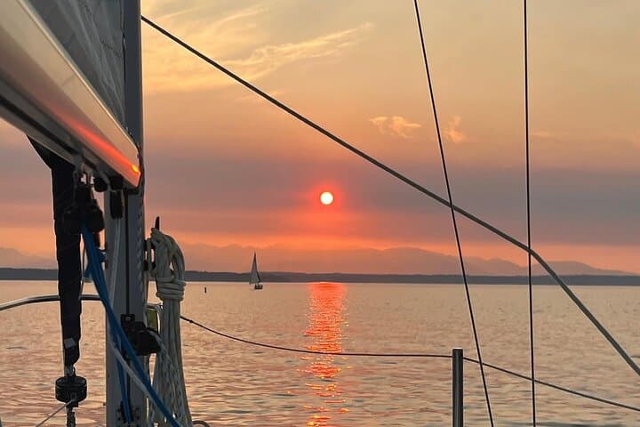 Private Skippered Charters in Puget Sound — 3 & 6‑Hour Sailboats from Shilshole Bay