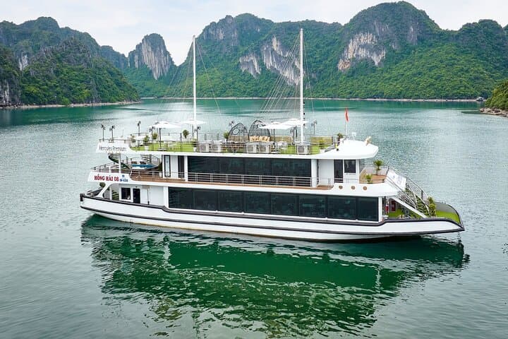 Ha Long Bay Luxury Day Cruise: Kayaking, Sung Sot Cave & TiTop Island photo 1