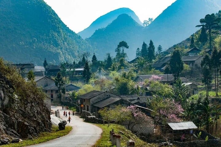 Ha Giang 3-Day Loop: Ma Pi Leng Pass & Nho Que River Adventure photo 4