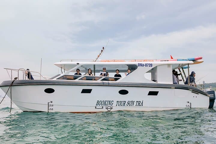 Canoe and Snorkel the Son Tra Peninsula: 2-Hour Marina Pier Adventure