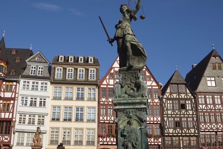 Six-Hour Private Frankfurt Tour — Römerberg, Main River & Skyline Views photo 3