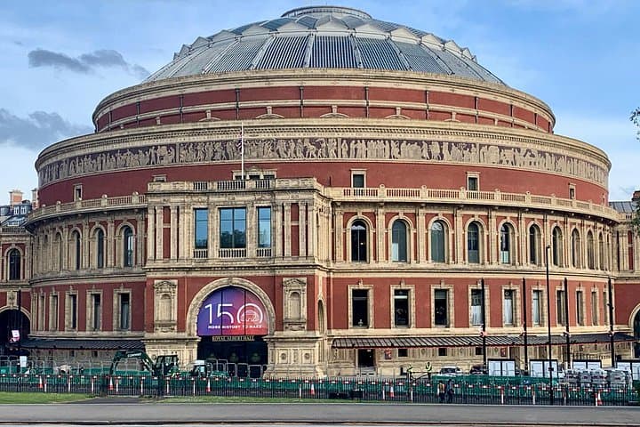 Knightsbridge and South Kensington Self-Guided Audio Walking Tour — Museums, History & Harrods photo 2