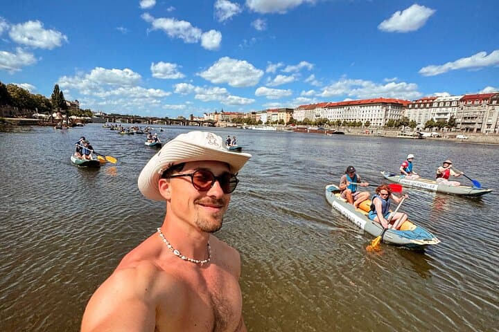 Canoe Prague Vltava Tour: Castle & Charles Bridge with Beer Tasting photo 2