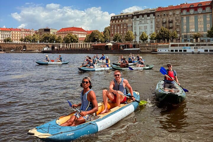 Canoe Prague Vltava Tour: Castle & Charles Bridge with Beer Tasting
