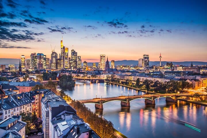 Six-Hour Private Frankfurt Tour — Römerberg, Main River & Skyline Views photo 6