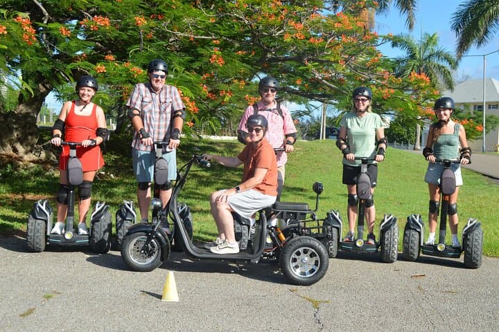 Glide Nassau: Electric Trike Sites and Beach Tour Through Downtown photo 4