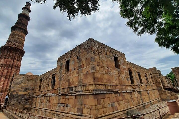 Mehrauli Archaeological Park Guided Half-Day Walking Tour — Delhi History Walk photo 5