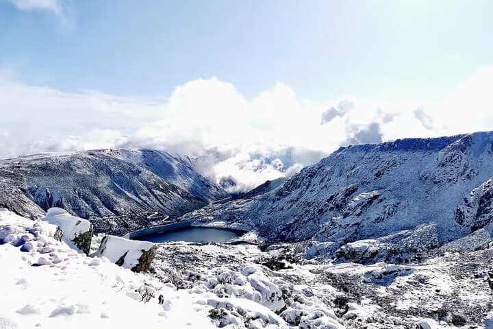 Serra da Estrela Day Tour from Covilhã: Torre, Glacier Valley & Cheese Tasting