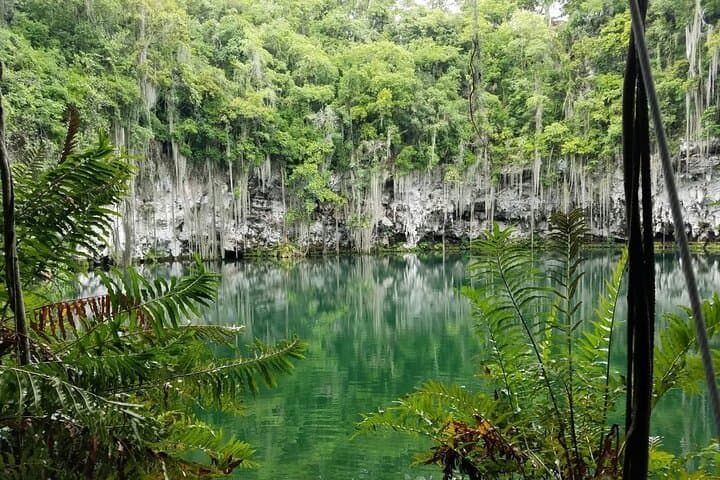 Santo Domingo Day Trip from Punta Cana: Colonial Zone, Los Tres Ojos & Local Lunch photo 4