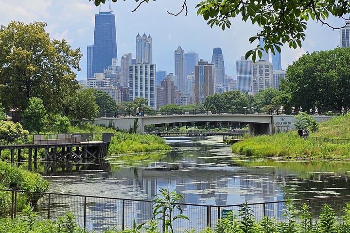 Lincoln Park Nature Museum, Conservatory & Zoo Guided Walking Tour - Chicago