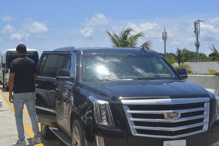 VIP Cadillac Transfer from Punta Cana Airport to Uvero Alto: Luxury Arrival Guide photo 5