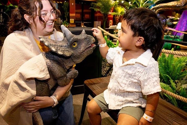 Dinosaur Outpost Las Vegas: Family-Friendly Animatronic Dinosaur Experience at Town Square photo 3