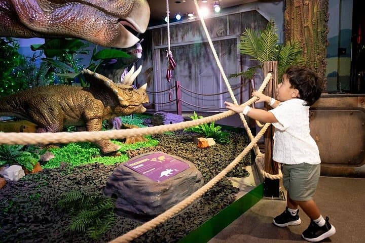 Dinosaur Outpost Las Vegas: Family-Friendly Animatronic Dinosaur Experience at Town Square photo 2