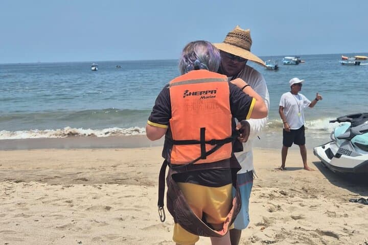 Private Parasailing in Mazatlán — Coastline Flights Over Isla de los Venados photo 5