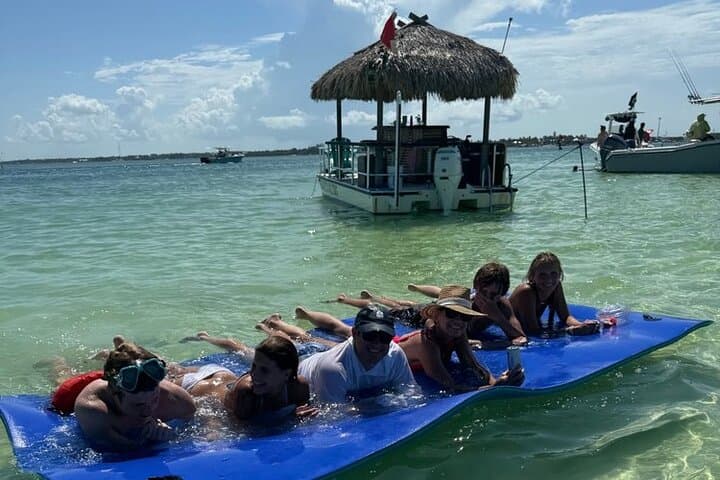 Private 3-Hour Charter to the Islamorada Sandbar: Swim, Float, and Wildlife Watching