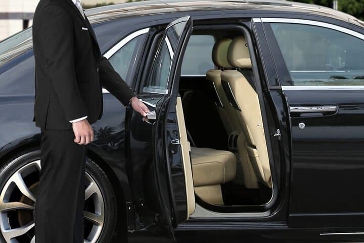 Private Driver in Paris: Flexible Chauffeur Service for Custom City Tours photo 4