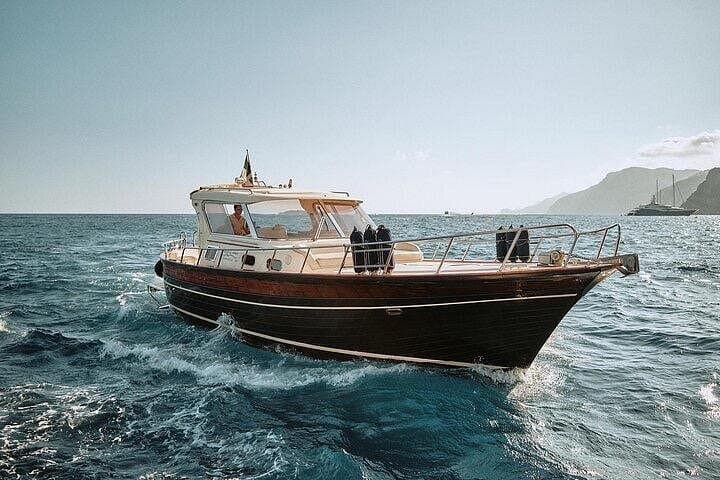 Private Capri Boat Tour from Positano: Praiano to Capri Day Cruise photo 2