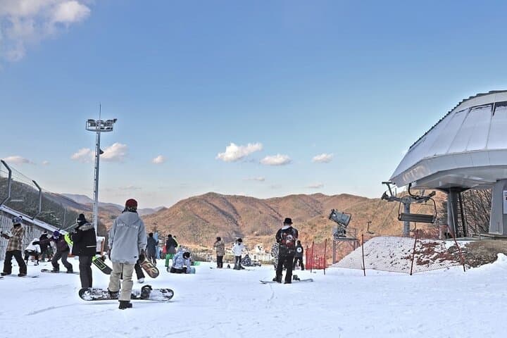 Day Trip to Jisan Forest Ski Resort from Seoul — Beginner Lessons & Shuttle photo 5