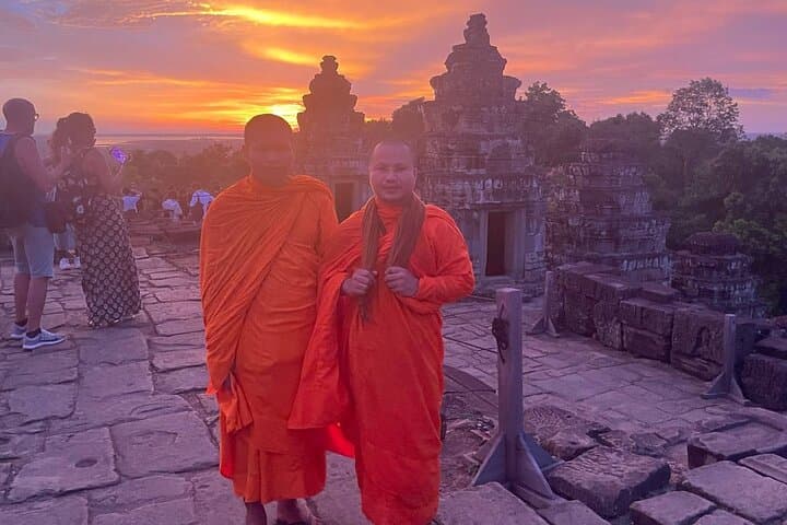 Sunset at Angkor Wat: Private Siem Reap Temple & Photography Tour photo 2