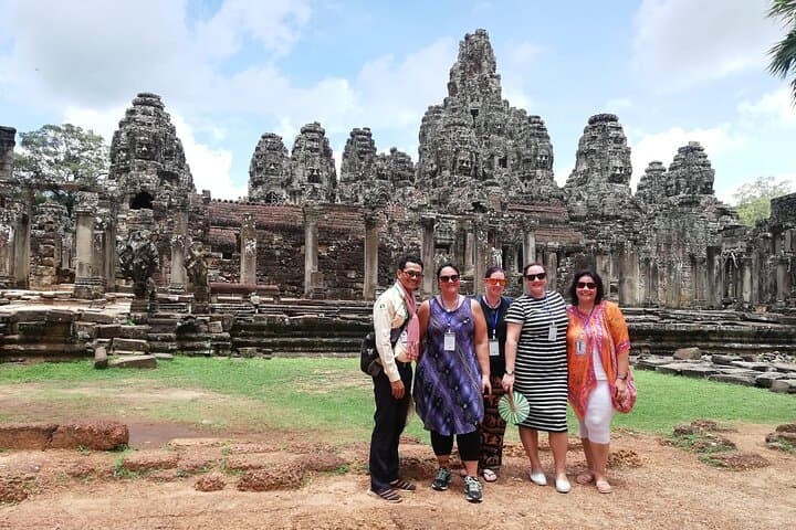 Cambodia Heritage: Royal Palace to Angkor Wat — 6-Day Cultural Tour