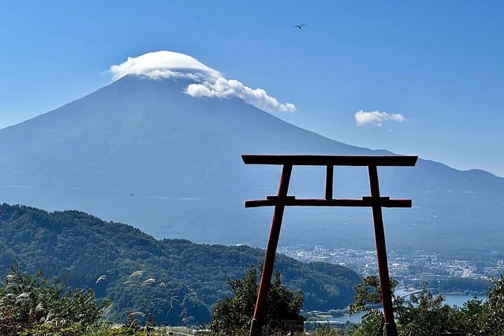 Private Mt. Fuji & Lake Kawaguchiko Day Tour from Tokyo photo 1