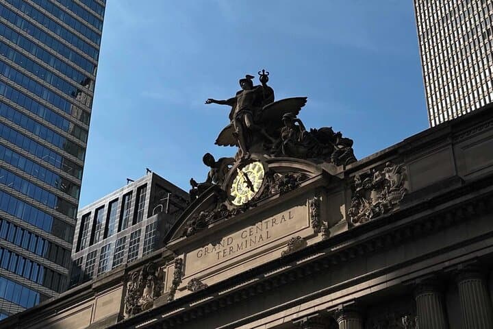 Gilded Age Midtown Walking Tour: Asian Food and Iconic NYC Architecture photo 1