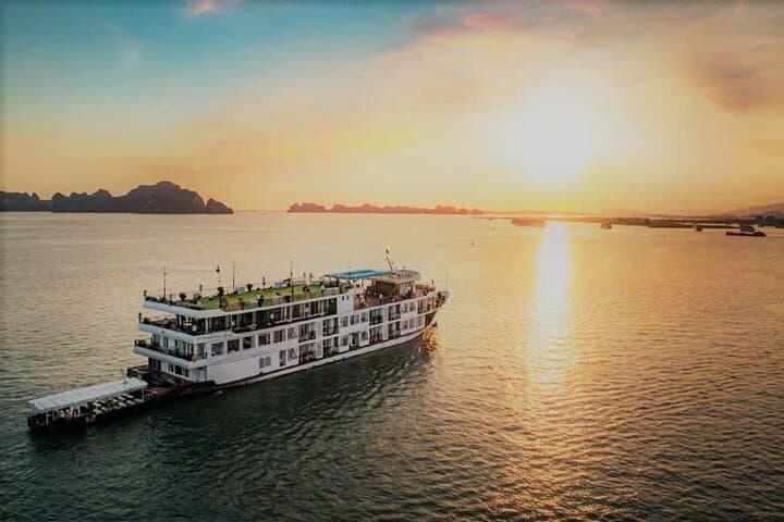 Overnight Halong Bay Cruise on Verdure Lotus Grandeur — Kayak, Caves & Sunrise Tai Chi photo 6