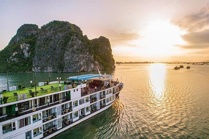 Overnight Halong Bay Cruise on Verdure Lotus Grandeur — Kayak, Caves & Sunrise Tai Chi photo 2