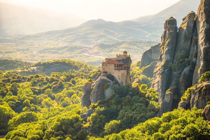 Delphi & Meteora: 2-Day Private Tour from Athens