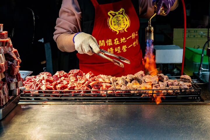 Osaka Food Tour: Kuromon Market, Sennichimae & Dotonbori Wagyu Tasting