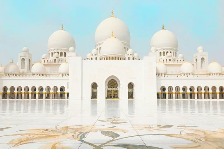 Private Full-Day Abu Dhabi & Ferrari World Tour — Sheikh Zayed, Louvre, Etihad photo 5