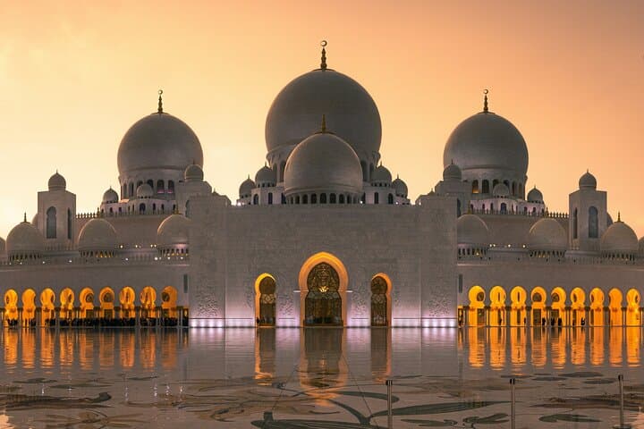 Private Full-Day Abu Dhabi & Ferrari World Tour — Sheikh Zayed, Louvre, Etihad photo 6