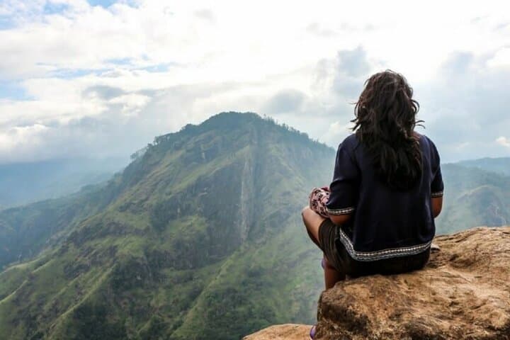 Tuk‑Tuk to Riverstone: Knuckles Mountains Hike & Pitawala Pathana photo 2