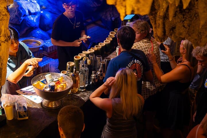 paradise-cave-candlelit-dinner-cat-ba-island photo 4