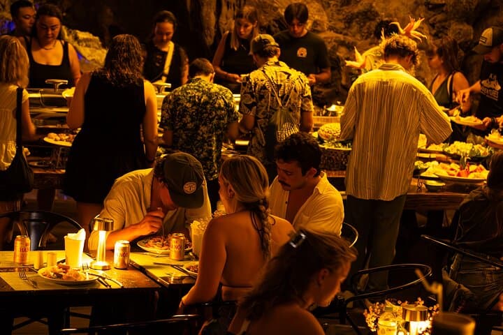 paradise-cave-candlelit-dinner-cat-ba-island photo 2