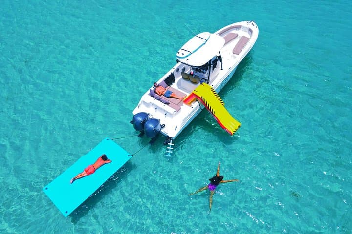 Full-Day St Barth Private Charter: Private Boat Tour to Gustavia, Shell Beach & Île Fourchue photo 1