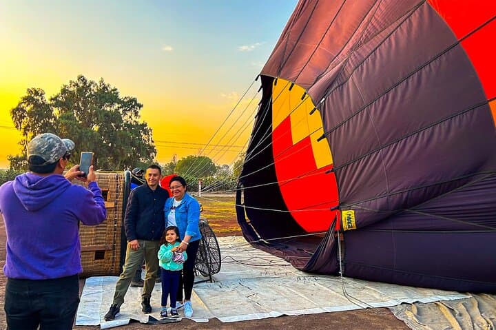 Sunrise Hot-Air Balloon Over Teotihuacán: Private Flight & Transfer Options