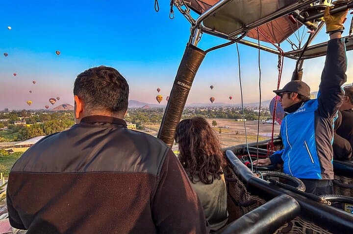 Sunrise Hot-Air Balloon Over Teotihuacán: Private Flight & Transfer Options photo 4