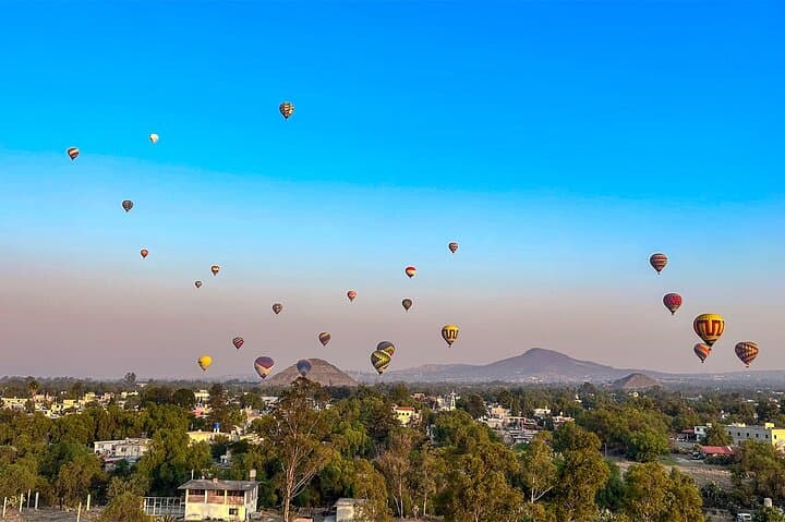 Sunrise Hot-Air Balloon Over Teotihuacán: Private Flight & Transfer Options photo 5