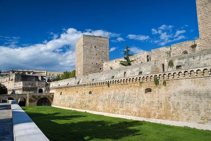 Bari Heritage and Seaside Private 6-Hour Tour: Old Town, Basilica & Lungomare photo 3